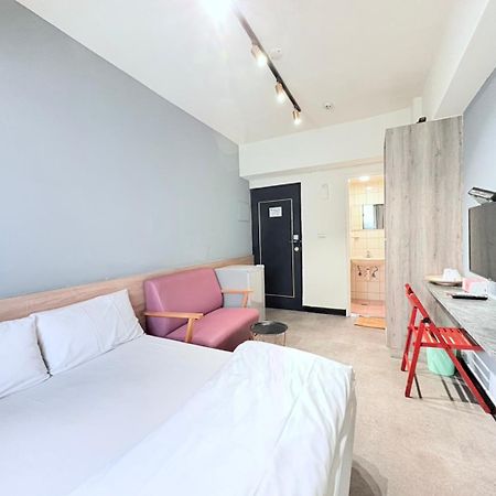 Fengjia Gift Box Homestay Тайджун Екстериор снимка