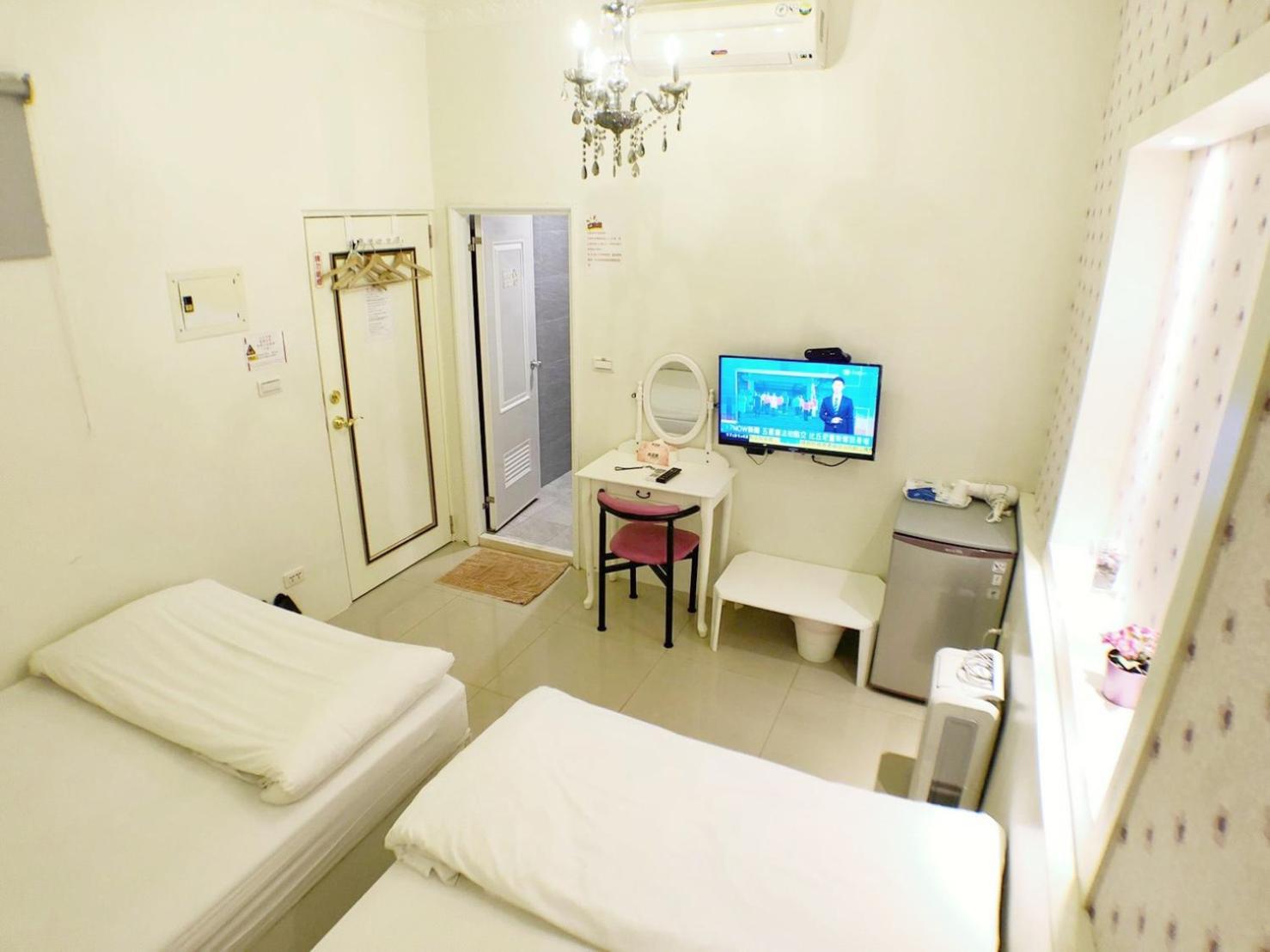 Fengjia Gift Box Homestay Тайджун Екстериор снимка