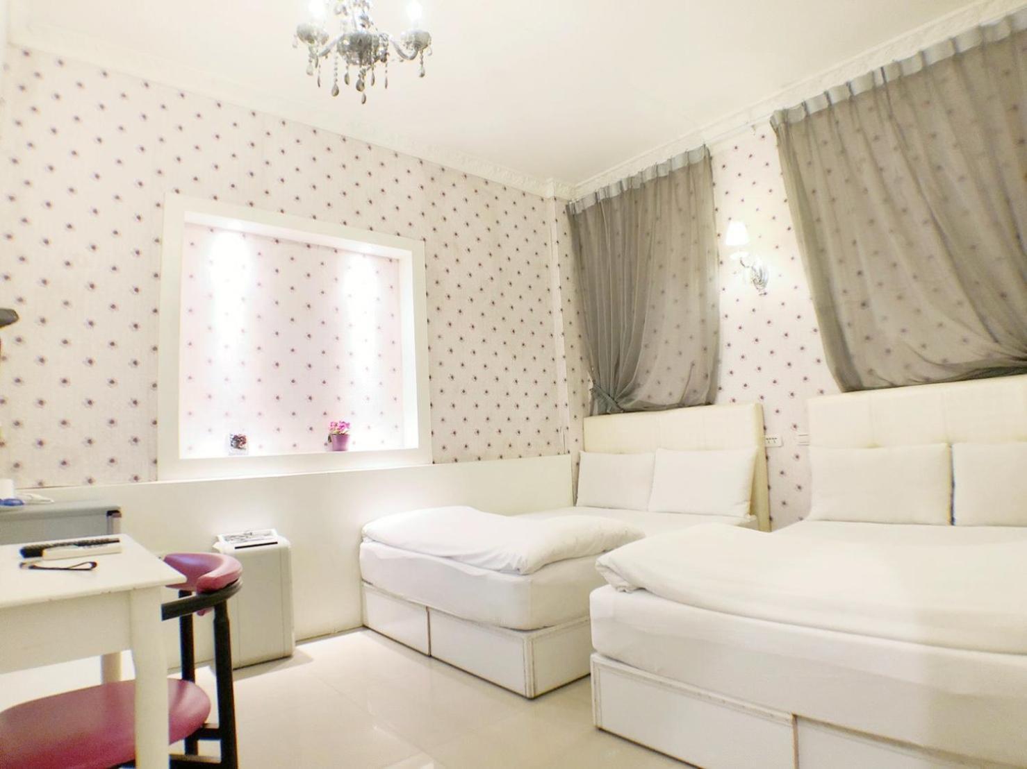 Fengjia Gift Box Homestay Тайджун Екстериор снимка