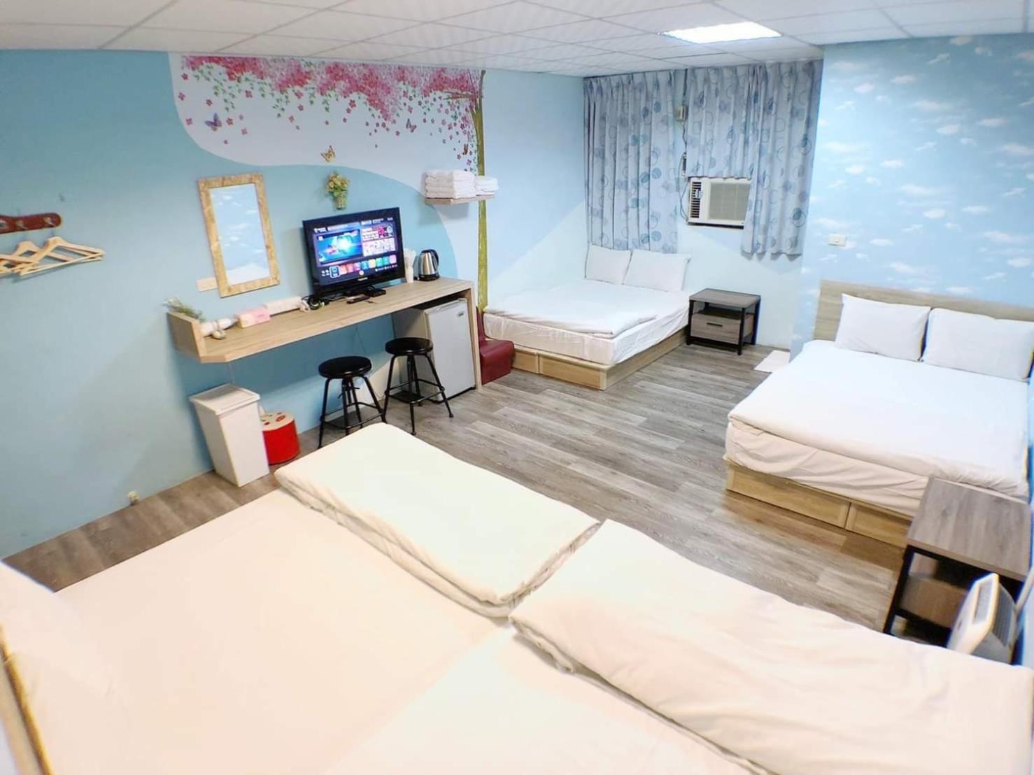 Fengjia Gift Box Homestay Тайджун Екстериор снимка