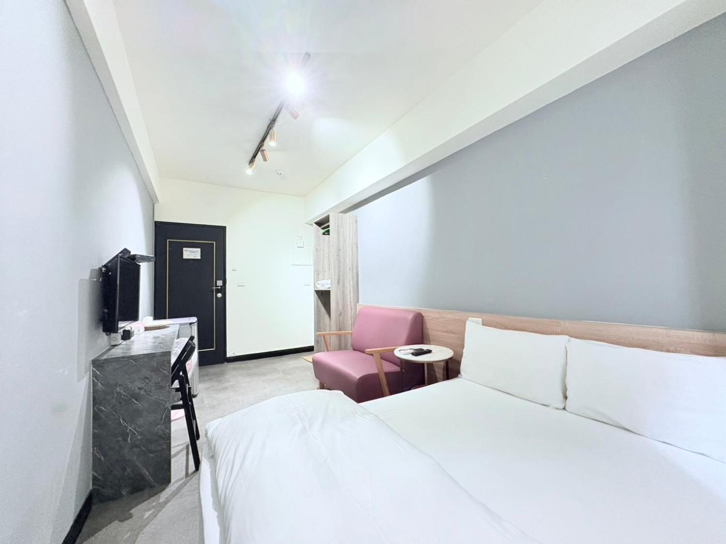 Fengjia Gift Box Homestay Тайджун Екстериор снимка