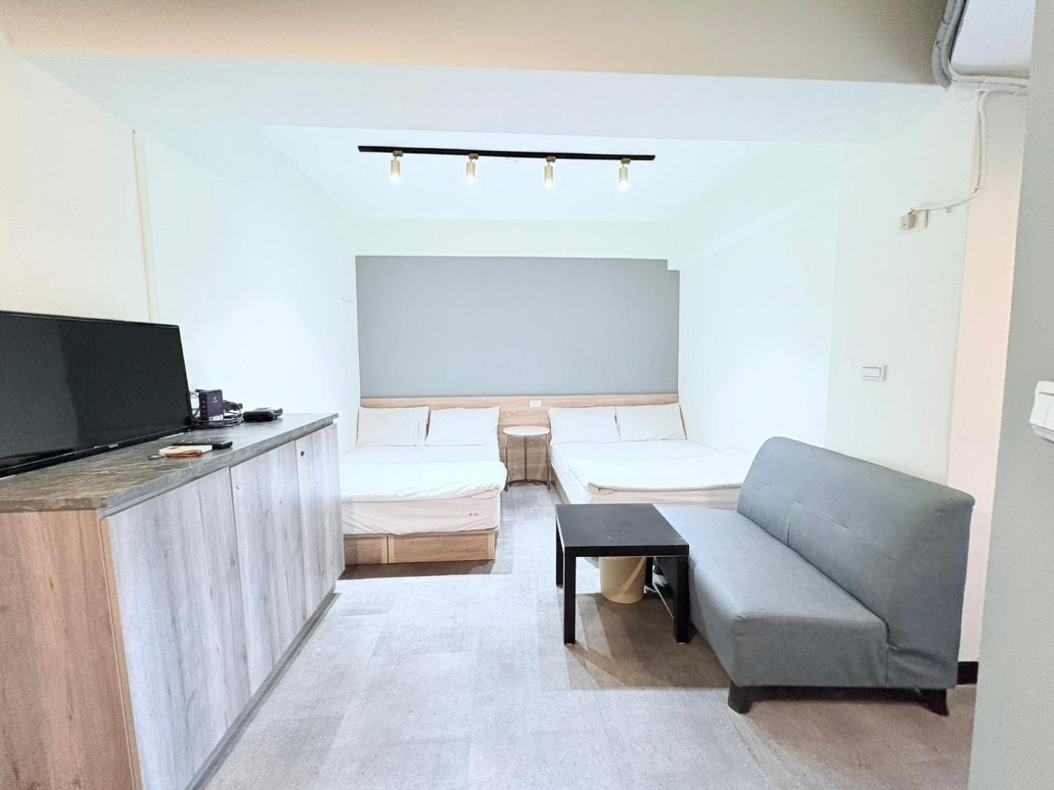 Fengjia Gift Box Homestay Тайджун Екстериор снимка