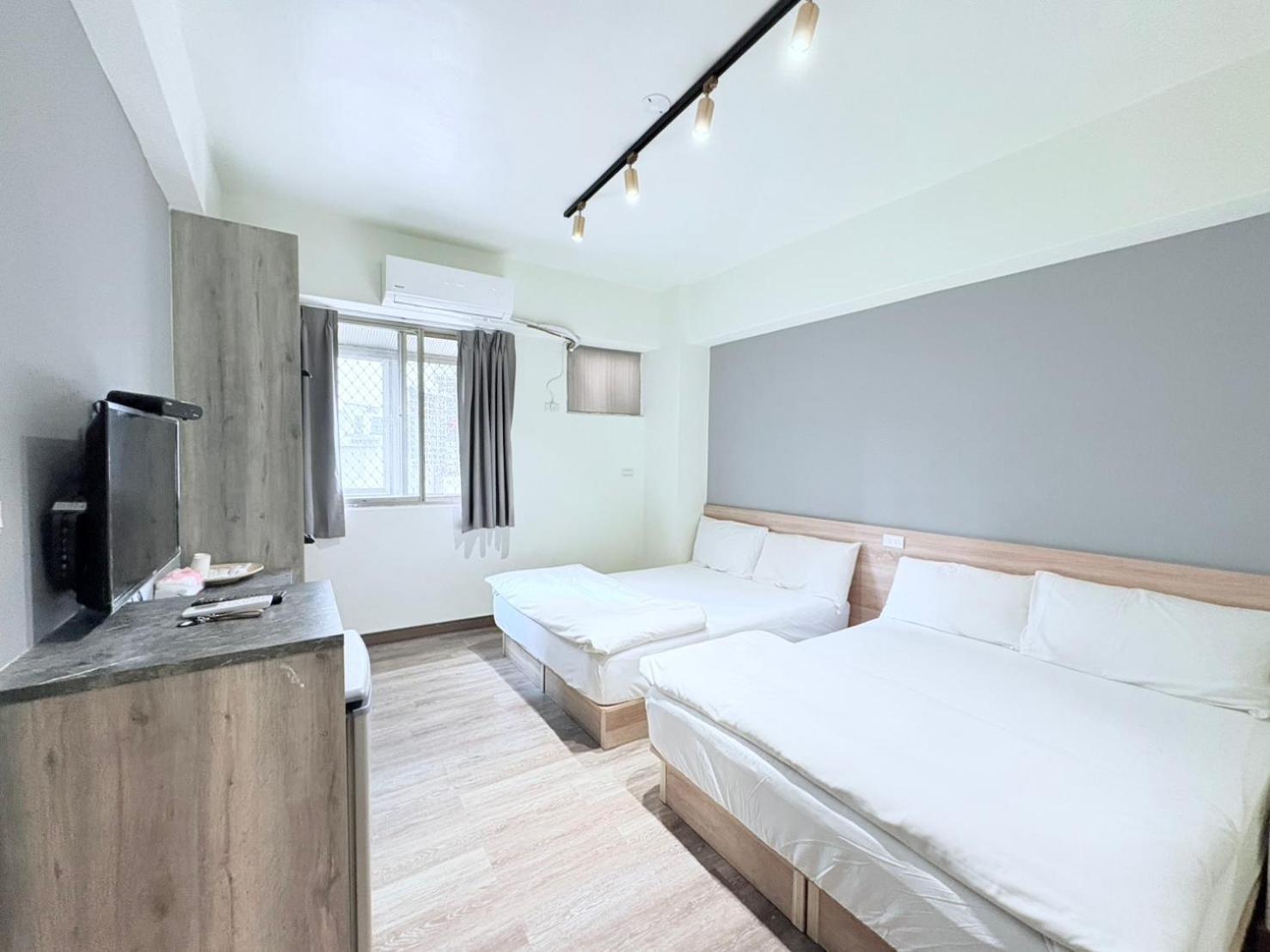 Fengjia Gift Box Homestay Тайджун Екстериор снимка