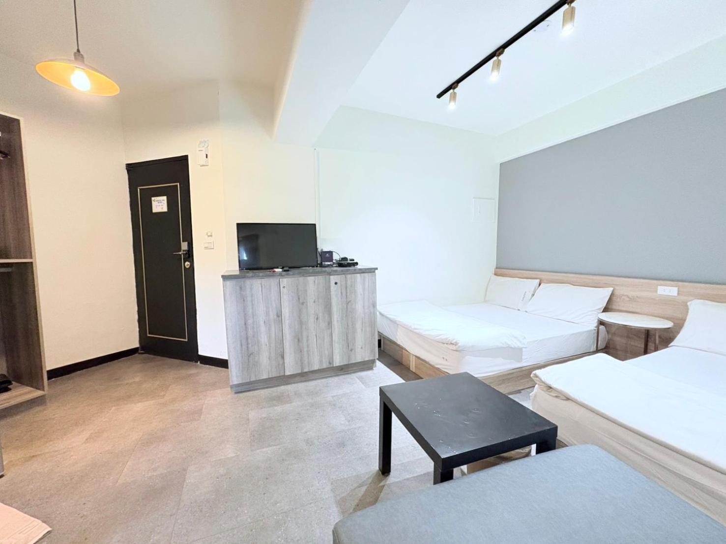 Fengjia Gift Box Homestay Тайджун Екстериор снимка