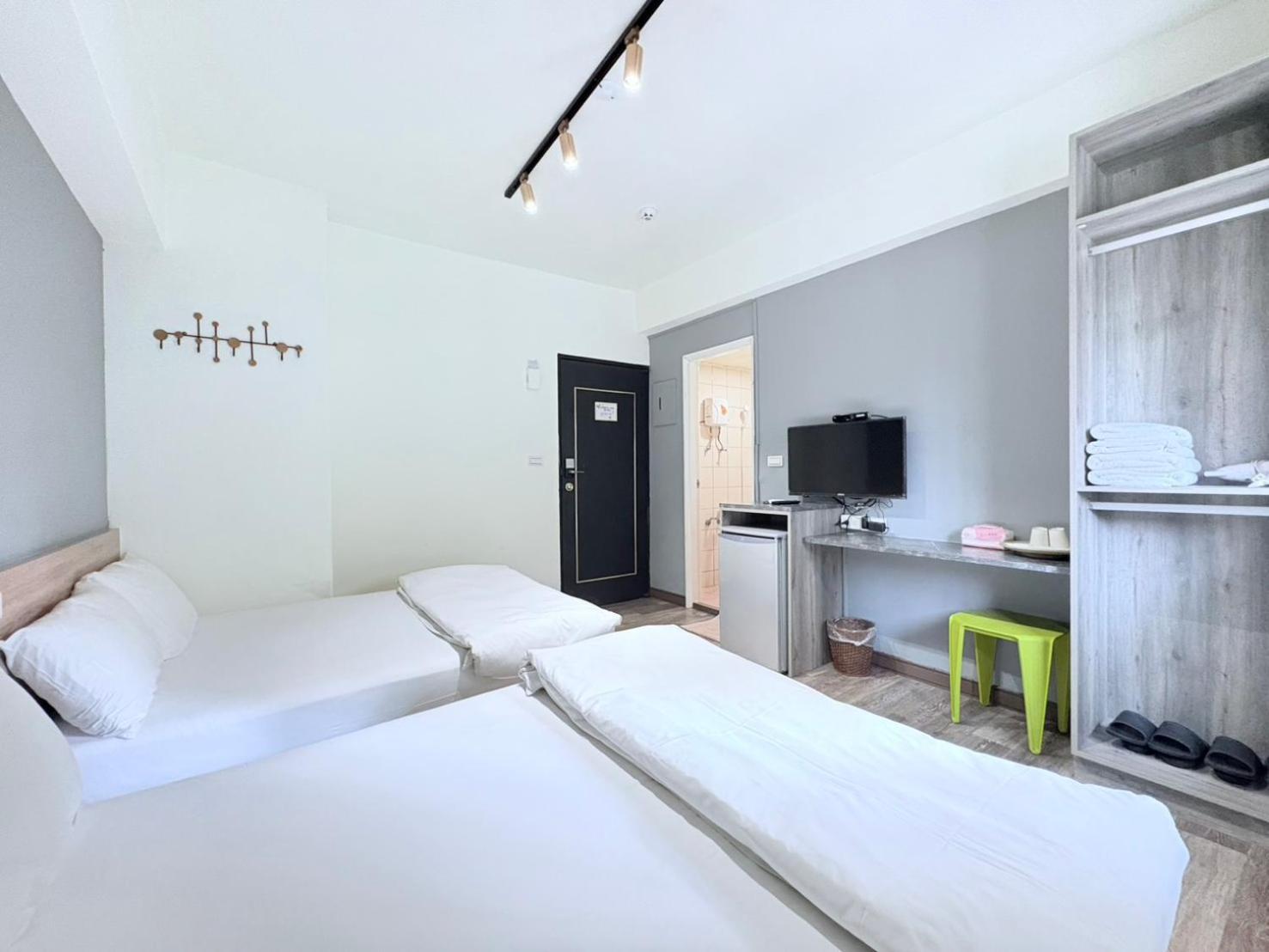 Fengjia Gift Box Homestay Тайджун Екстериор снимка